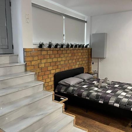 Industrial Studio / Alios 4 / Hilton Area Athens Luaran gambar