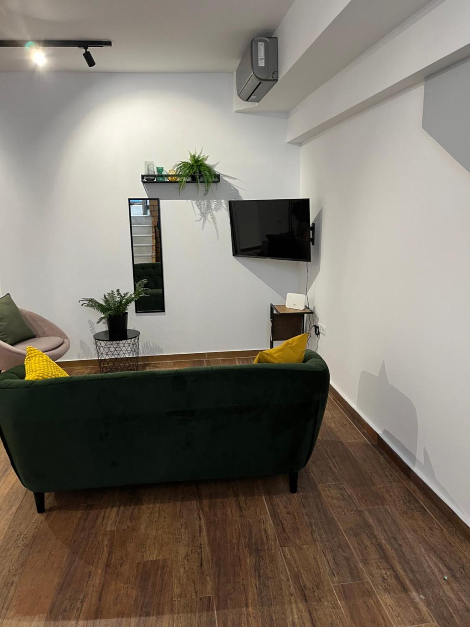 Industrial Studio / Alios 4 / Hilton Area Athens Luaran gambar